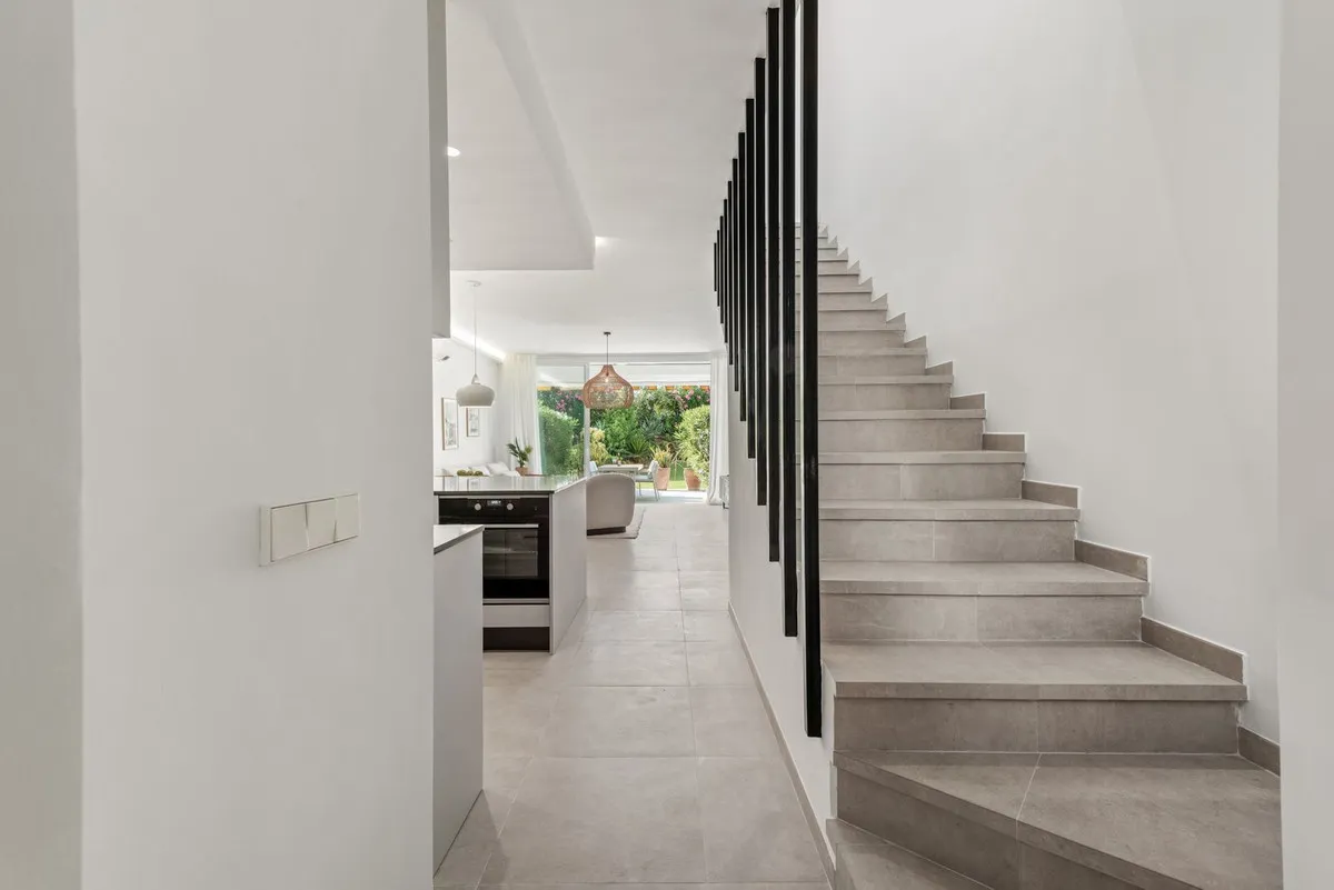 034746d2-f270-4737-8b27-27a8ca7220fe