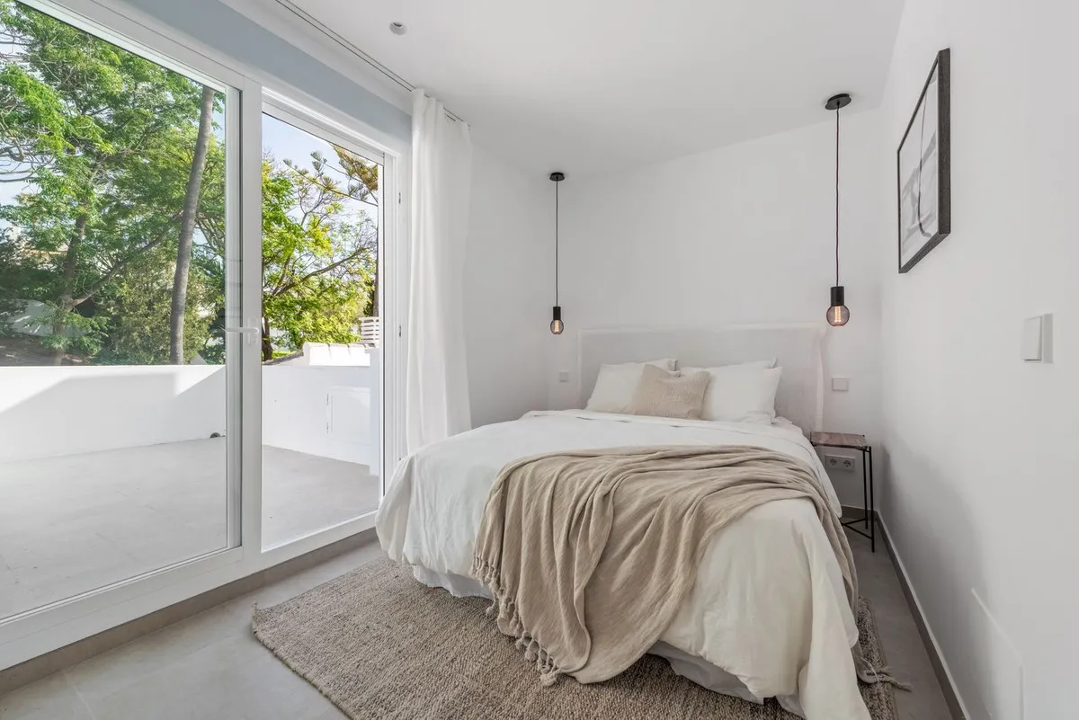 d348b6eb-37e0-4a1d-9a75-9467ab067996