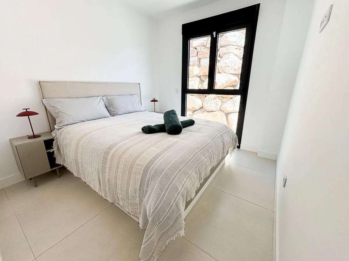 cafd3b7c-e7c8-4671-b9c2-9df5e3ad8444