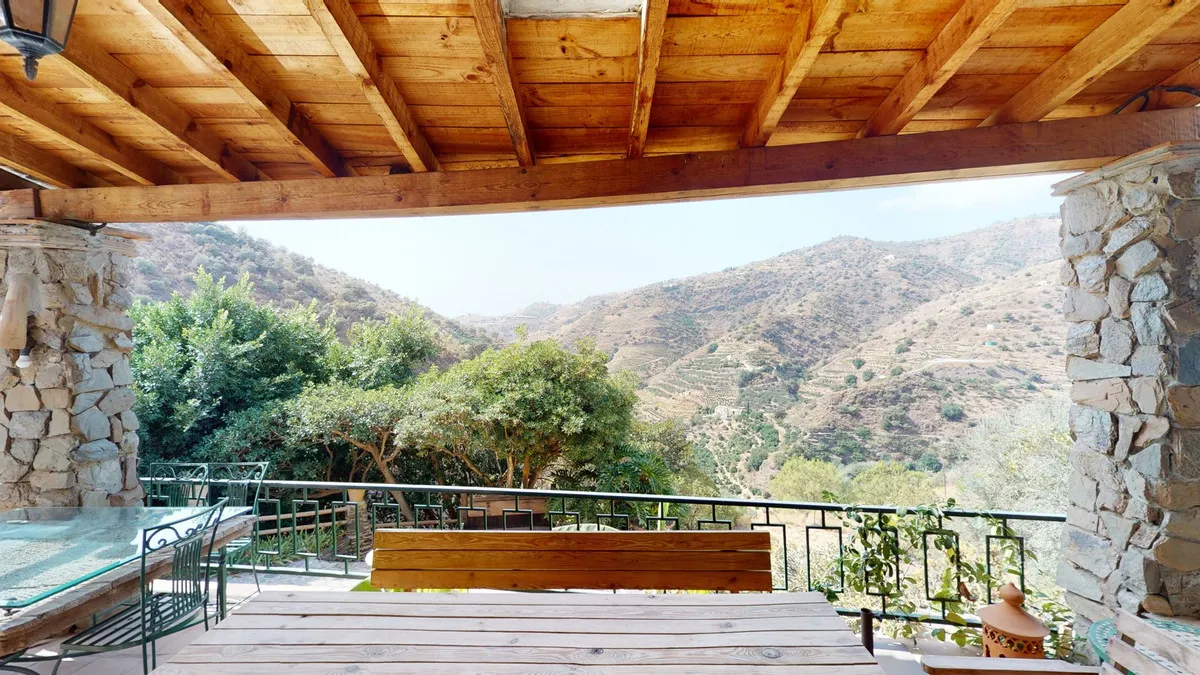 9453f6f2-e639-4444-a2b4-38b60ef5dc23