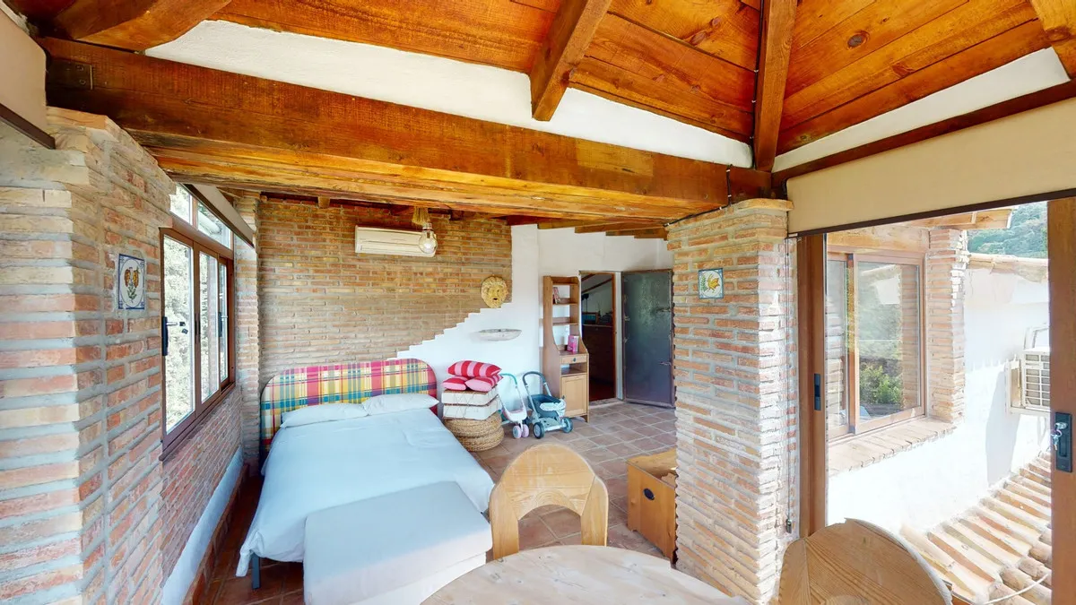 a6c63a4e-ef1c-4aee-8371-e36c86f3a1f5