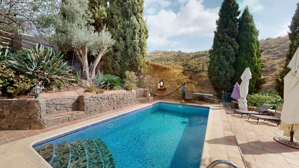 ae13a37c-5c0f-4833-b23c-b7cfd573c9dc