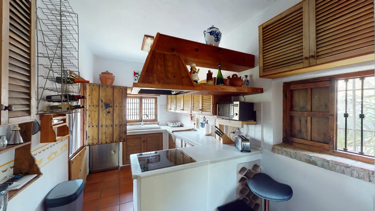 f0637434-960b-4319-b5f9-06a56c019a61