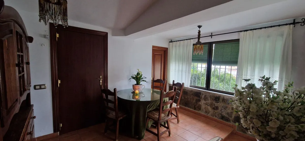 f0b27f83-0b5d-4f62-89b3-fc259a07684f