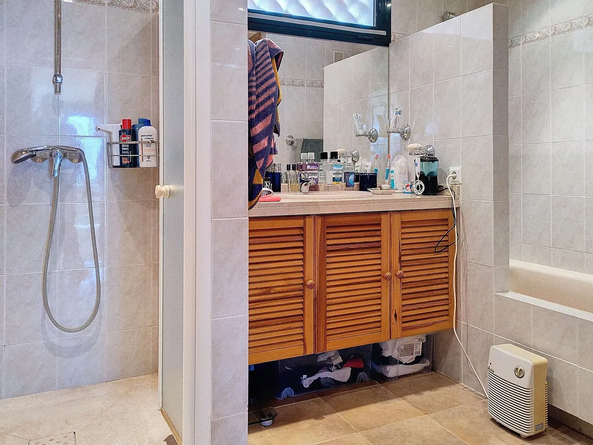 23b74b4b-5f1b-49f5-9795-6484a2fabaa7