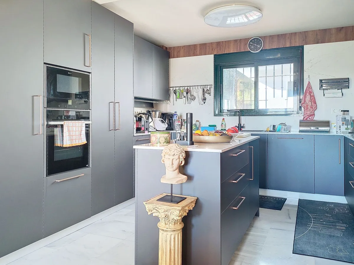 8ed086d1-206d-4105-b39d-d0840fda2ad1