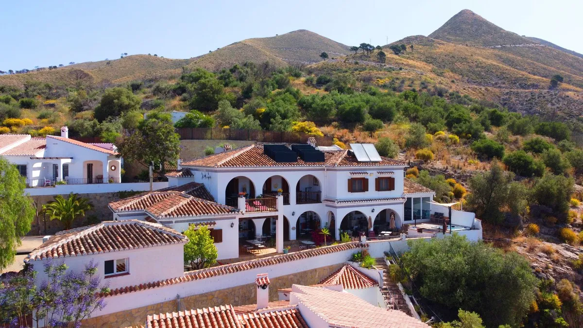 8bbbeff4-2e47-47e4-a04a-4fecfcfbf867