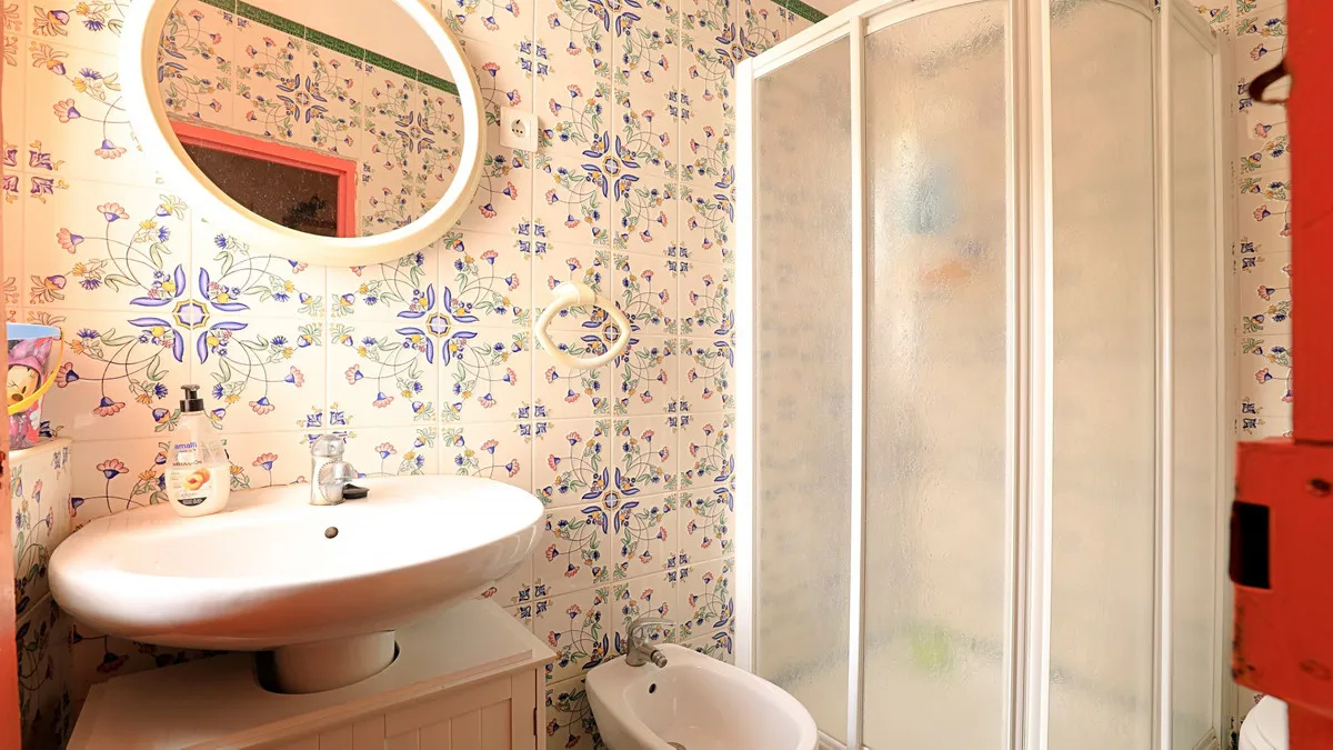 2c287646-f2c0-4b34-b3d0-ac398d6e1154