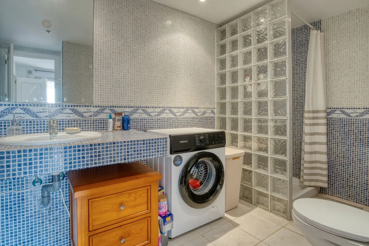 b217a3f9-3177-4d18-bf4a-67505f642e41