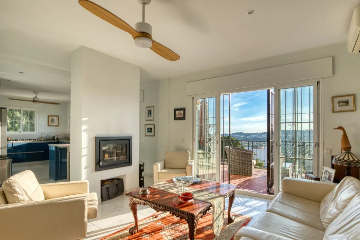 bcff2de1-d370-4ed3-83e9-c0ec129aad97