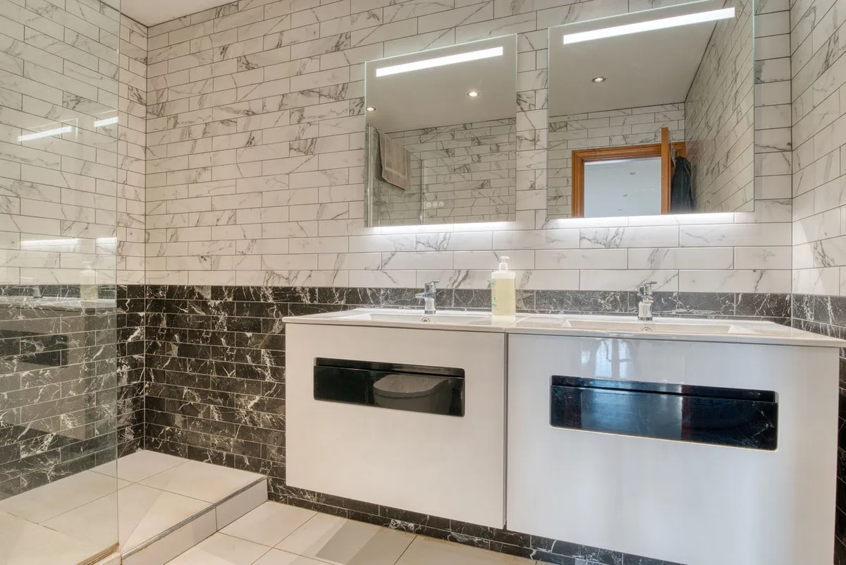 e9470f1d-04a2-40e7-960d-ef086d2fe824