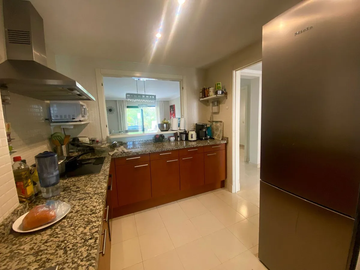 1e5bd589-b775-4a40-ab37-82e9b4387d21