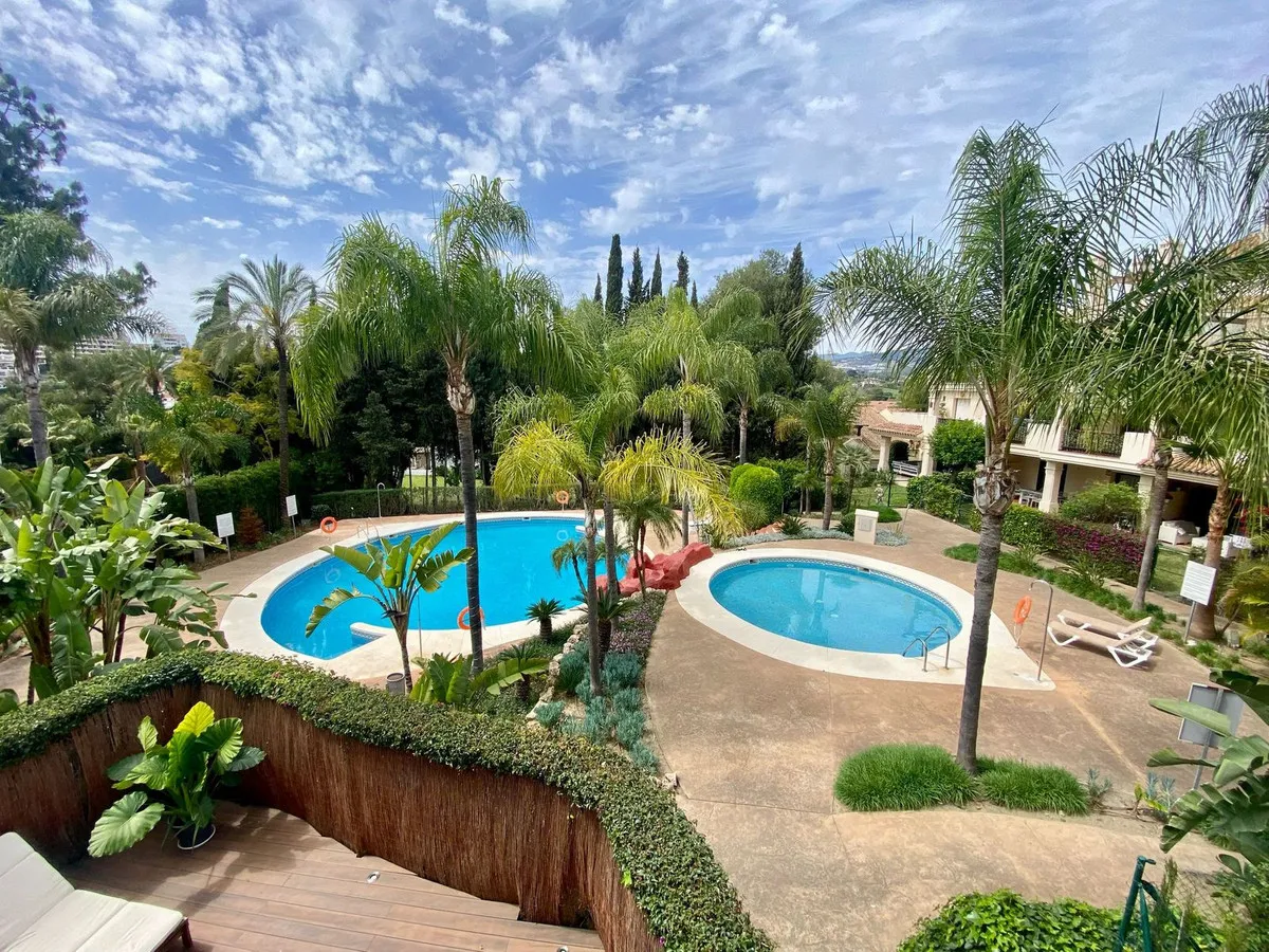 37e2bd66-d1d7-4efc-af5f-a5ccdfbe9f7a