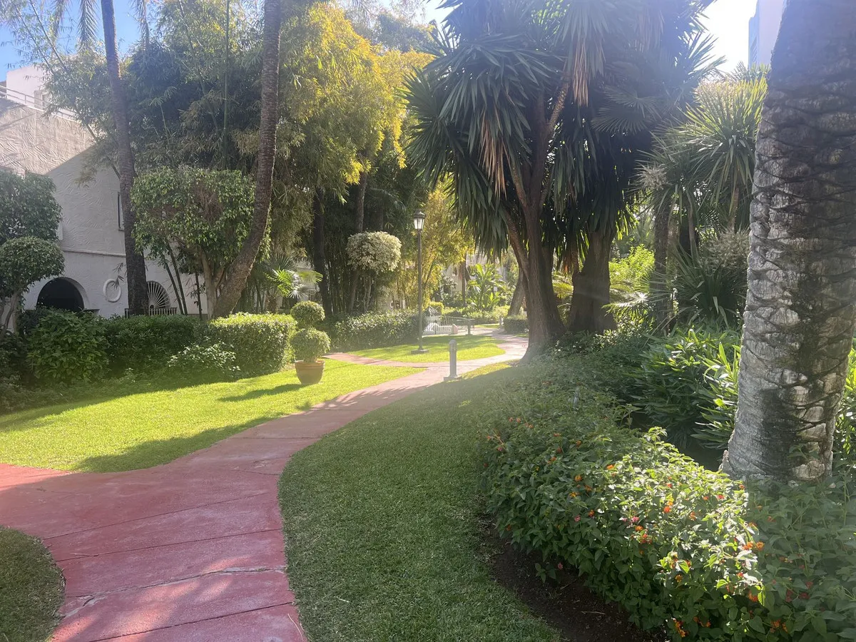 b16b6a02-4f0f-40dc-b997-e5a8ac8a94fd