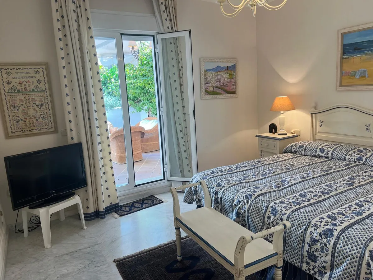 c8633282-f69f-46bf-be47-d0ec4373fb6f