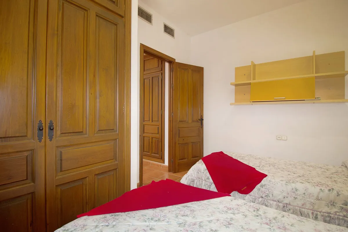 aadccbfb-fdf2-46ab-96aa-a6ace10519a8