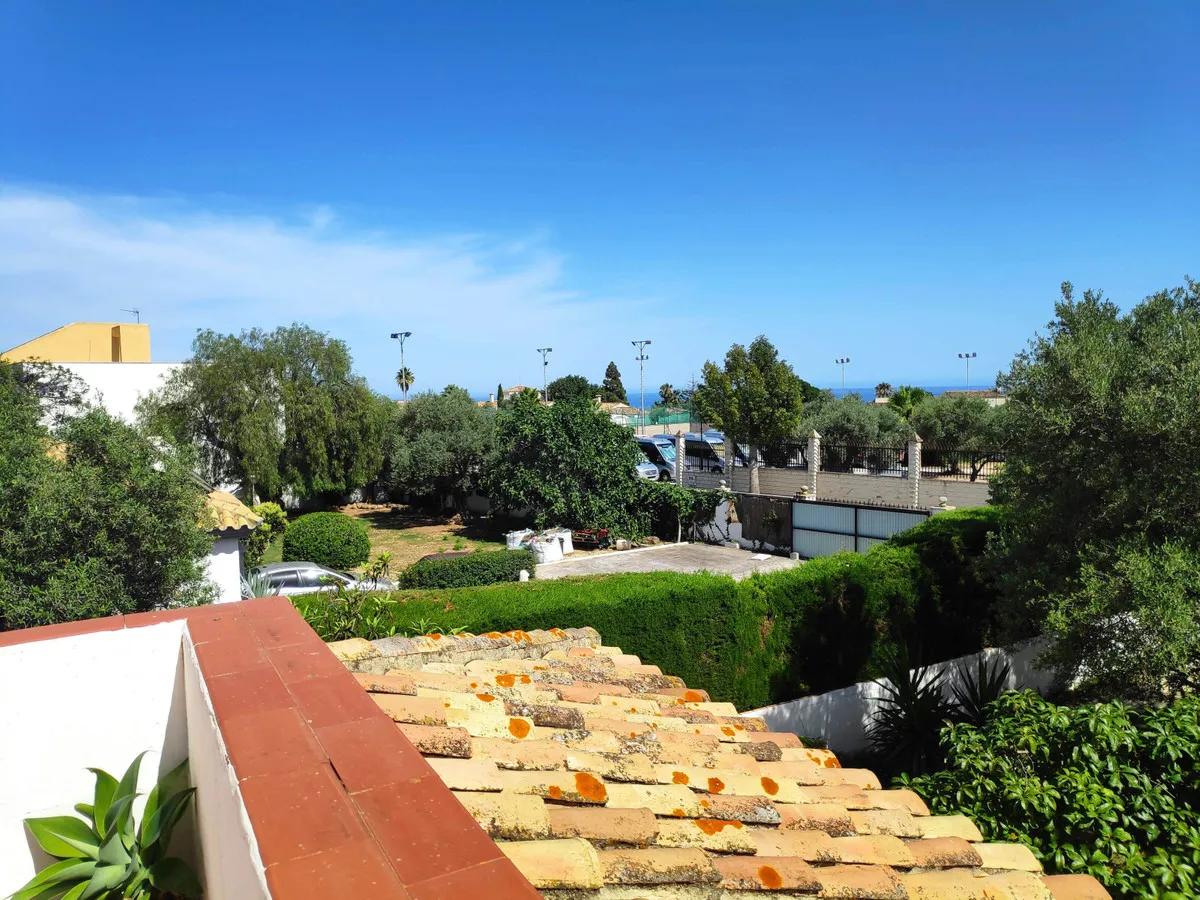 18d0e635-d49c-4a25-9e12-6c16e0a2320b