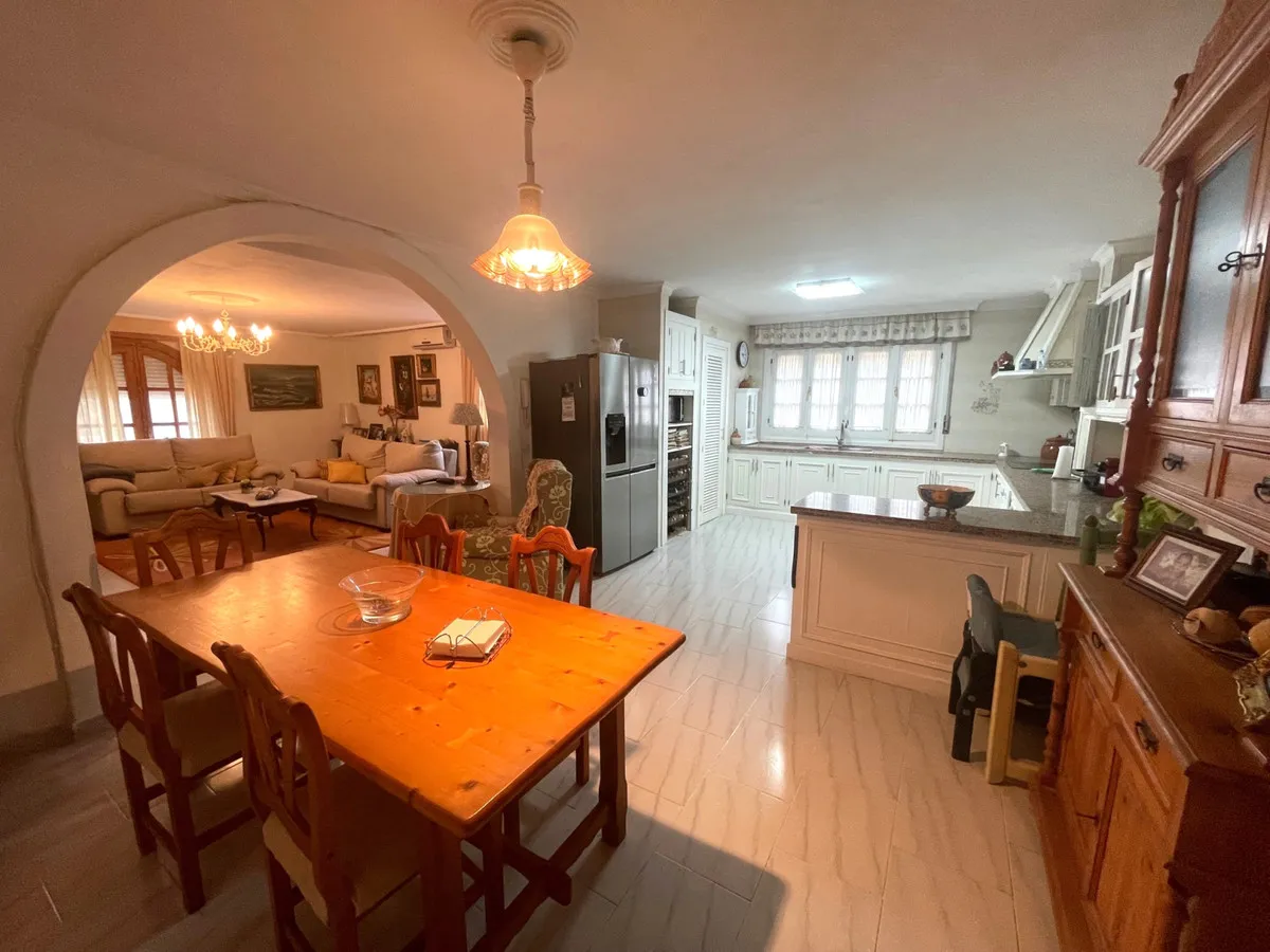 9b211d0f-4f19-40af-bd58-e85d81903247