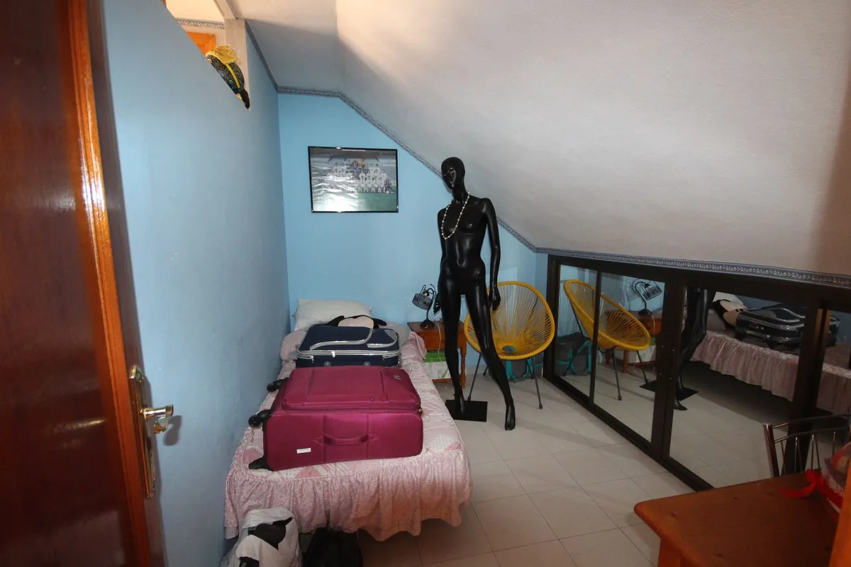 8f055bc9-2ae2-46e0-a598-4af70a519d60