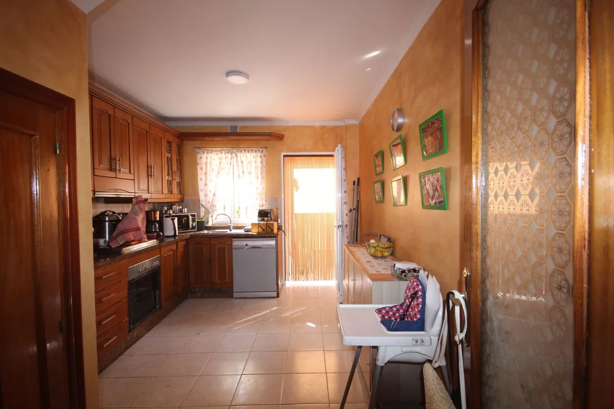 aed2a5f1-eddb-4584-bad4-416d0ee7276f