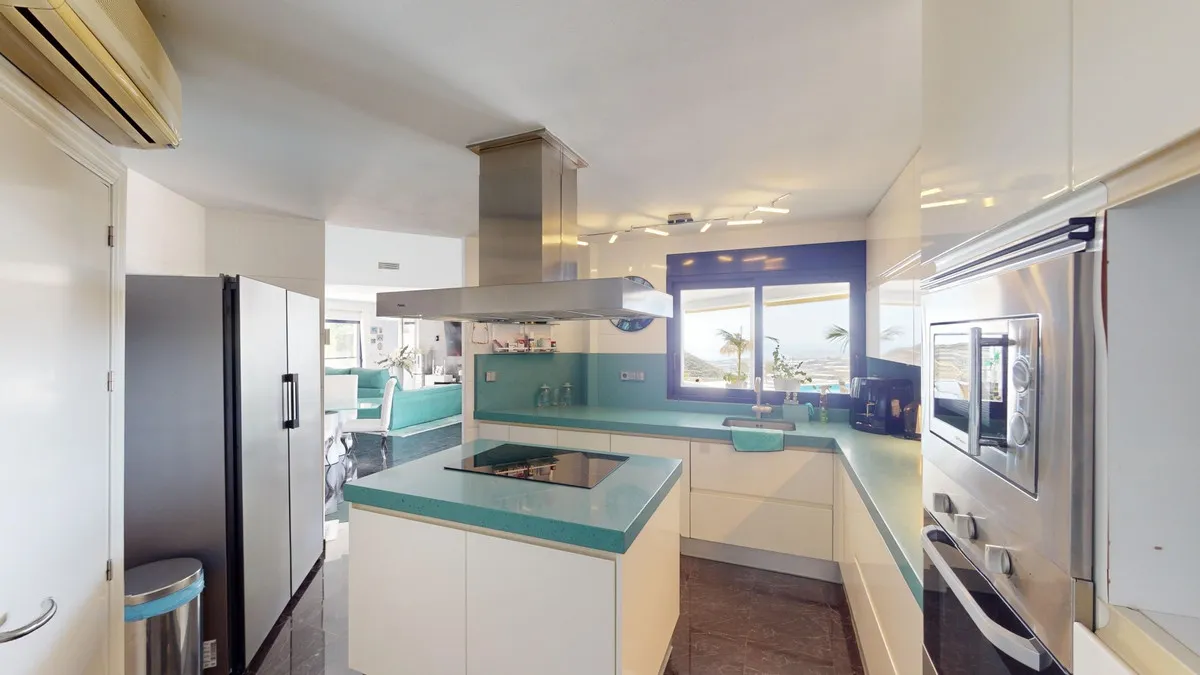 1f7441ec-79e1-4d9e-92db-88ab758639dc