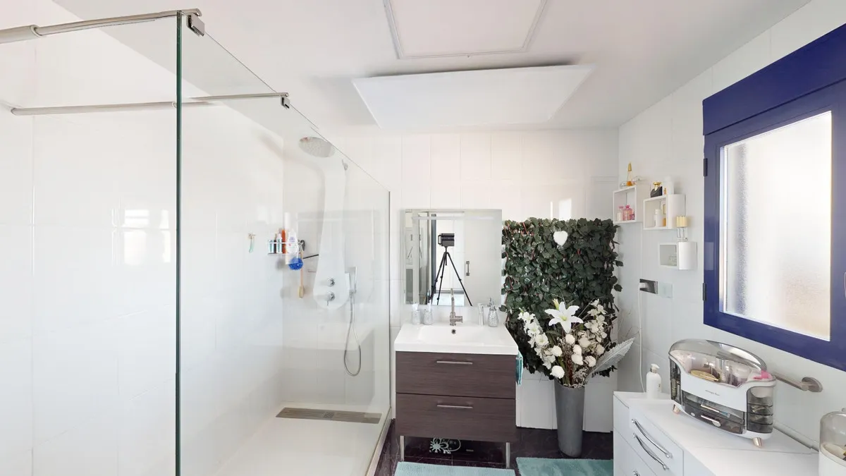 3c8b170c-6f16-48e0-8ac1-816b8296667d