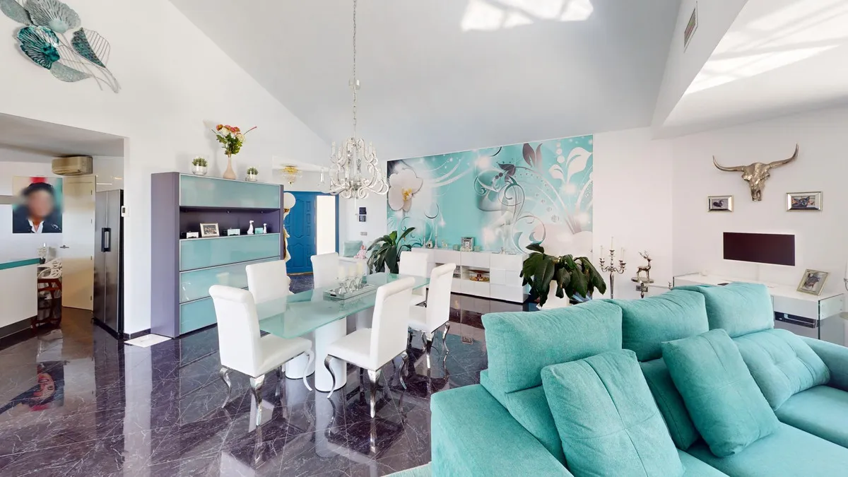 df8ed1d3-5084-469a-b4d0-f2a685c907db