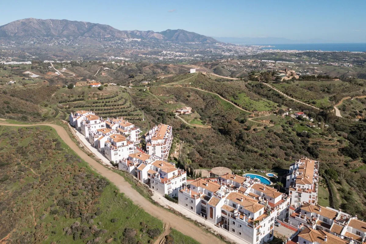 b140e7d1-62e0-46a6-99e1-0529653d312b