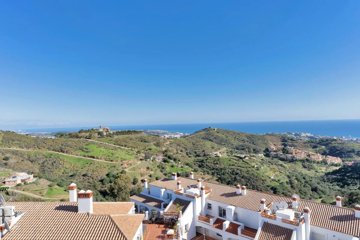 b3ee00ab-2cda-4989-8343-06a99154eb07