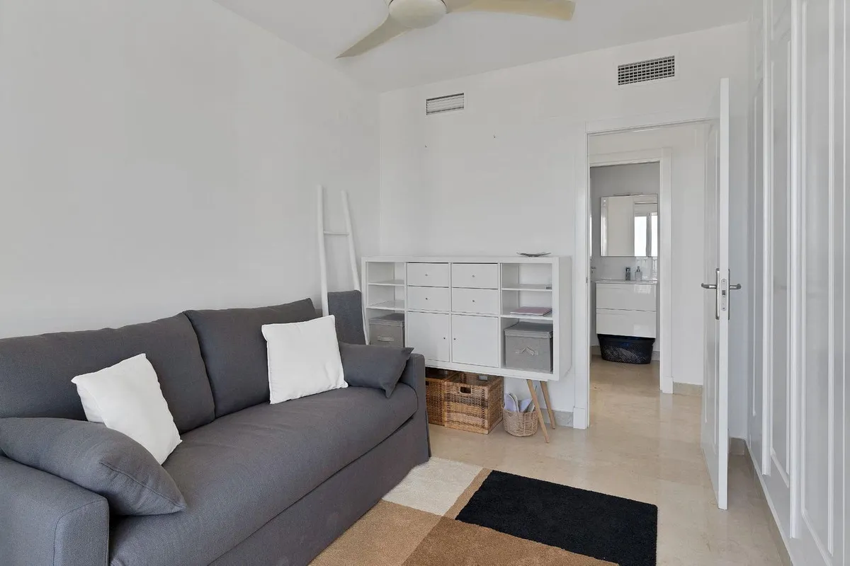 e3c10b8c-2197-4c2d-b08d-237e5a1fcf5b