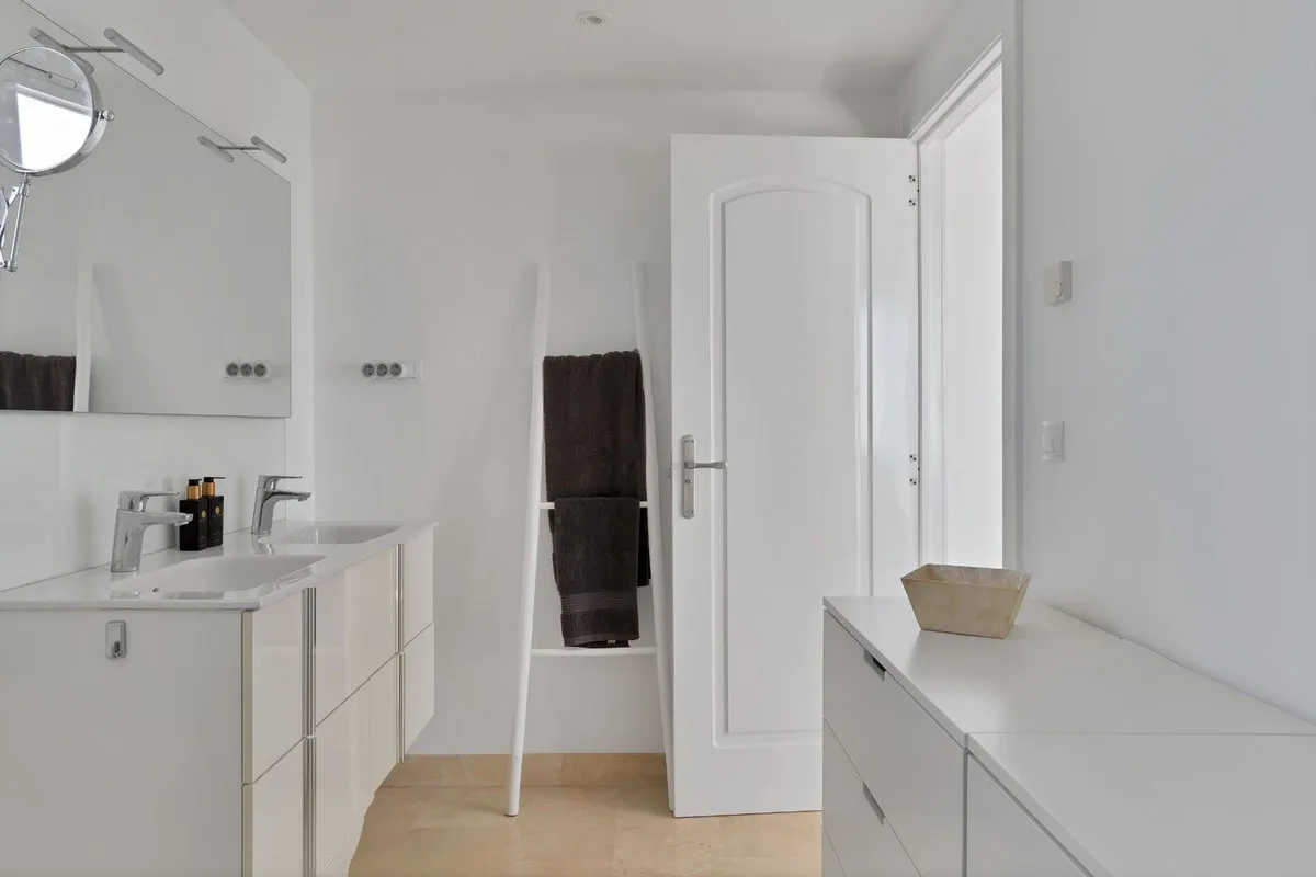 eb06acd4-b430-458c-bd3d-be4af2027176