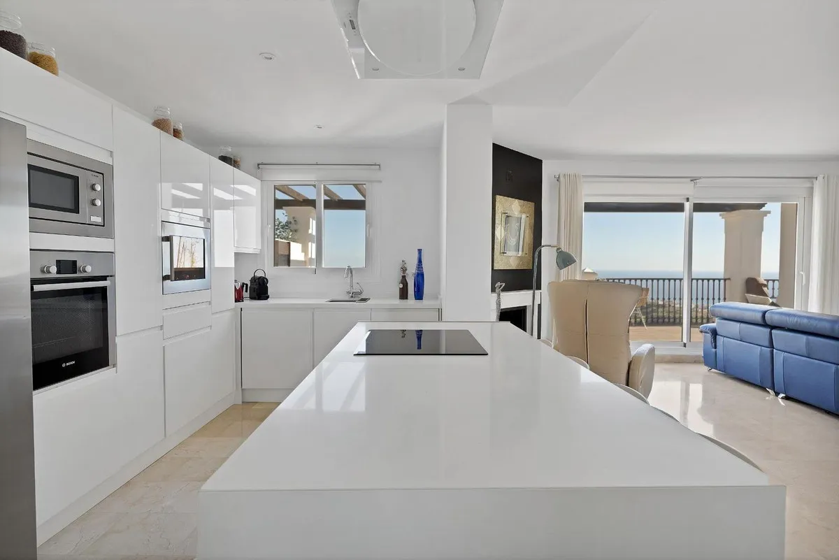 f2007ee2-071f-4171-be60-37ae17b5e47d