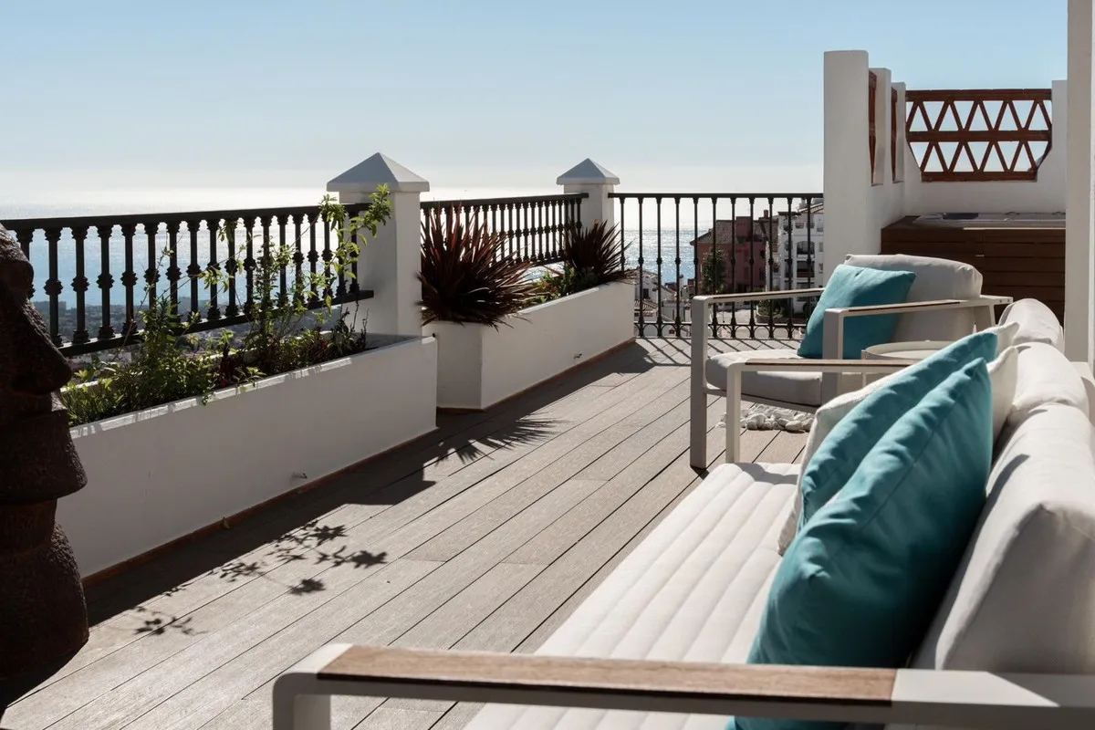 ff7ea6a1-5a9d-48f5-9c9e-833a335b3807