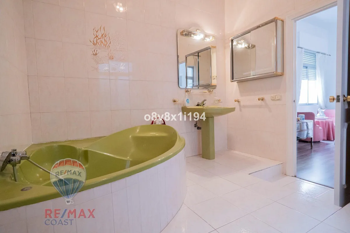 af4c2cec-94aa-4383-a13c-041ca70b1e80