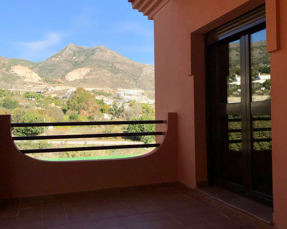 19d5cc02-d48d-40d3-beaf-902869b98be1