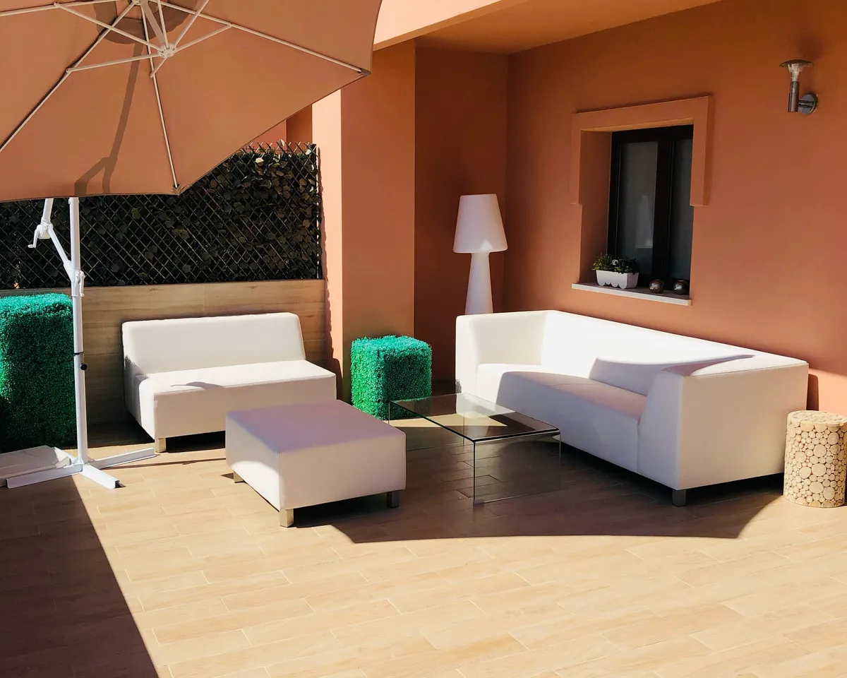 24d8af98-73f2-46fe-9a9e-85f45844d177