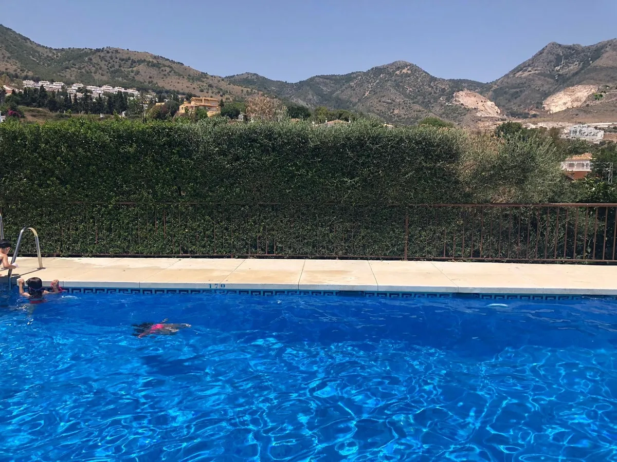 647fceb1-f5ba-4f2b-abd7-4bbd2537cd0d