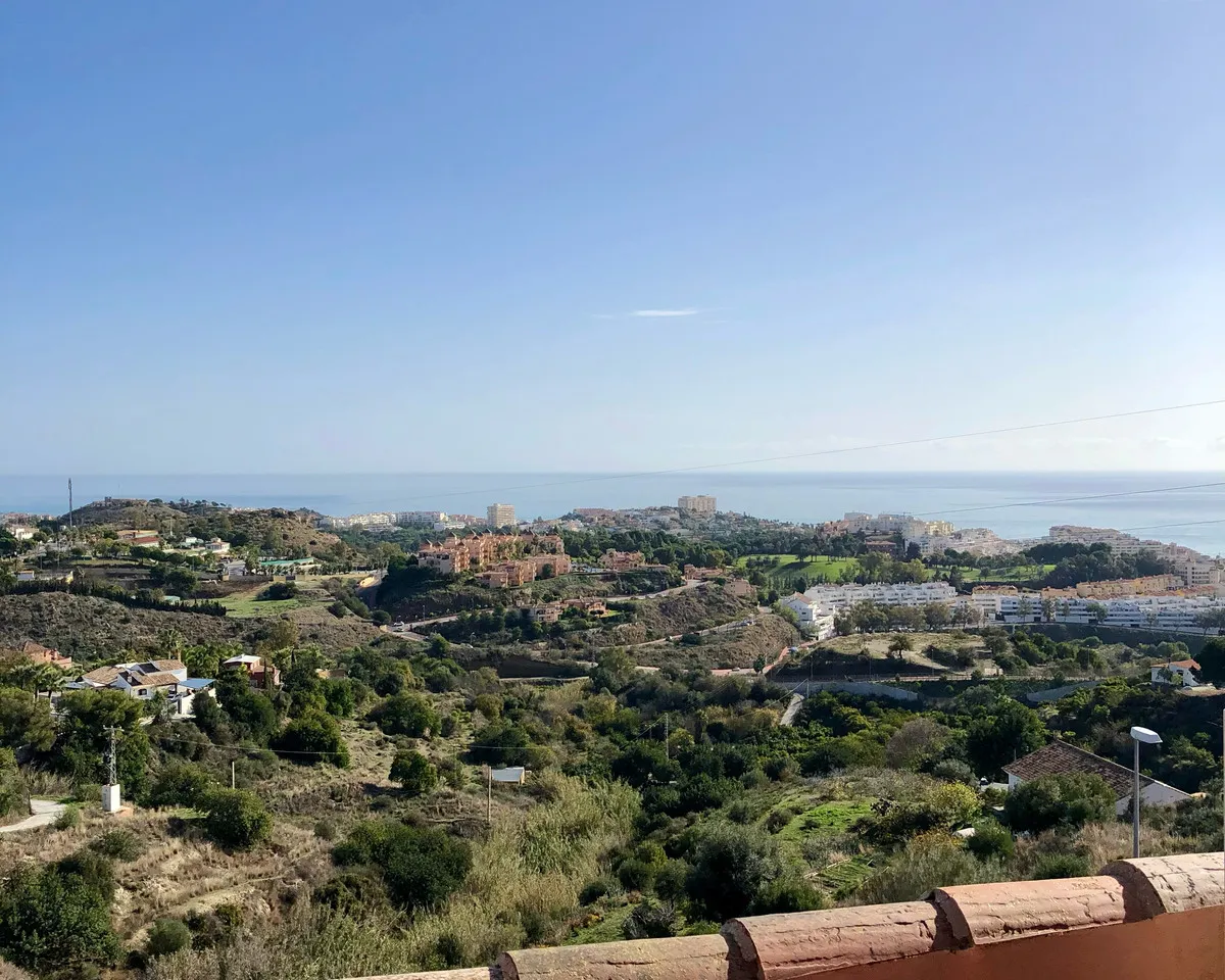 a9015940-5f8d-483b-8877-04eb8842bf53