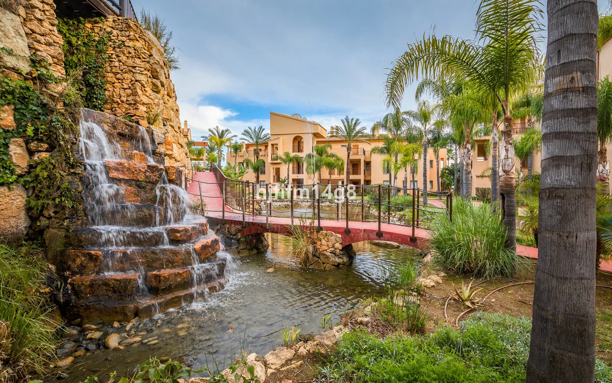 00f3de98-db03-46a9-8cb1-c1fe73dd4396