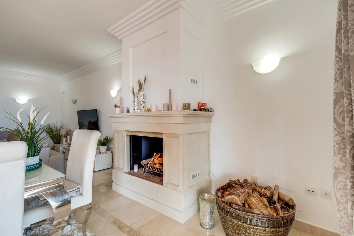 738451f7-781b-4f49-ade7-0112aa917f88