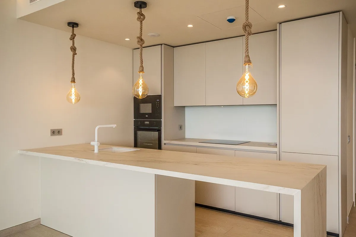 e33dd5d3-5ff4-4d2a-a407-36629d1c2e45