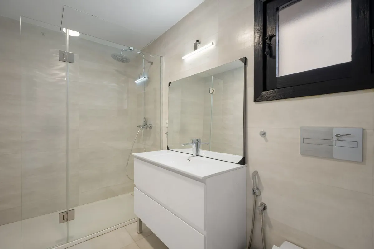 13c5e457-38cb-4b08-adba-e6c90b7e4b00