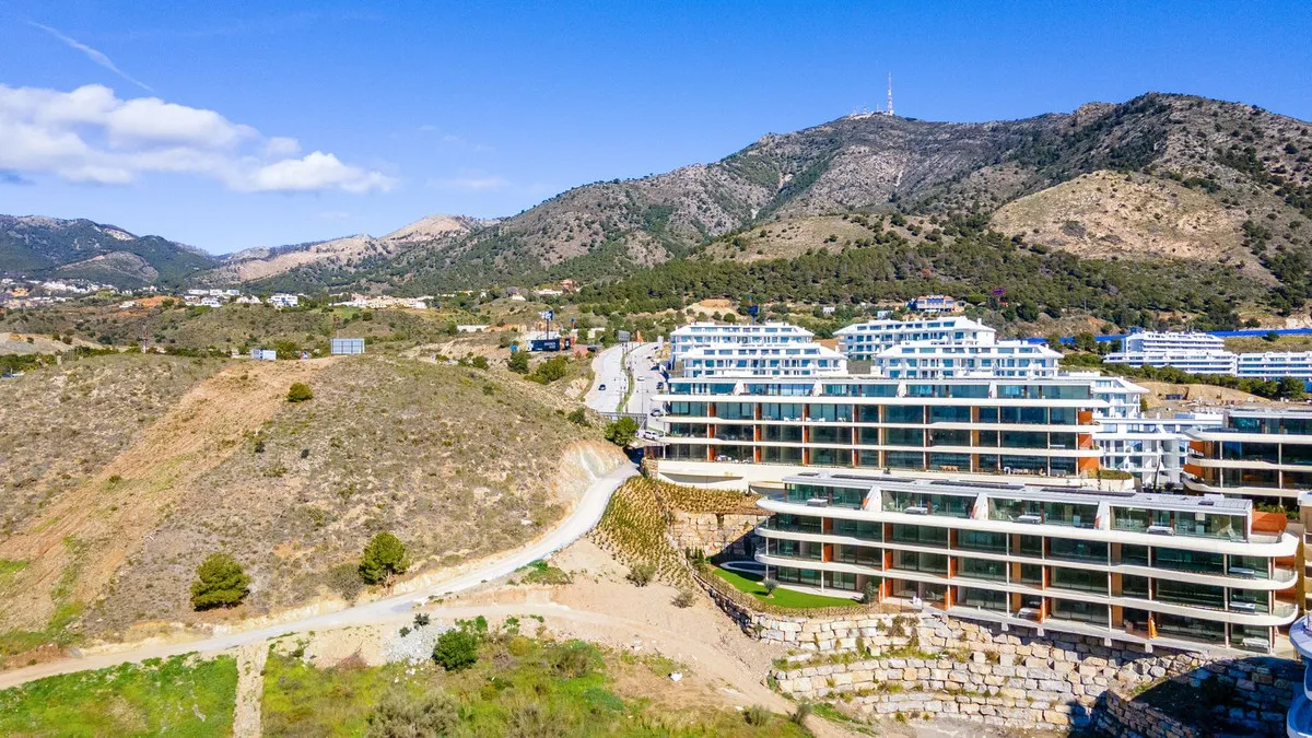 33b38c51-1839-4097-9599-e76a3fd2a44d