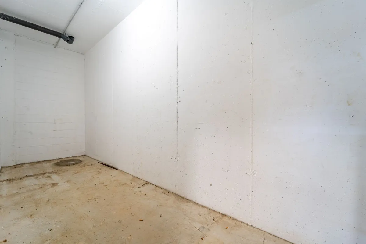 b98037dc-8ef5-4b0a-8003-422adca452dc