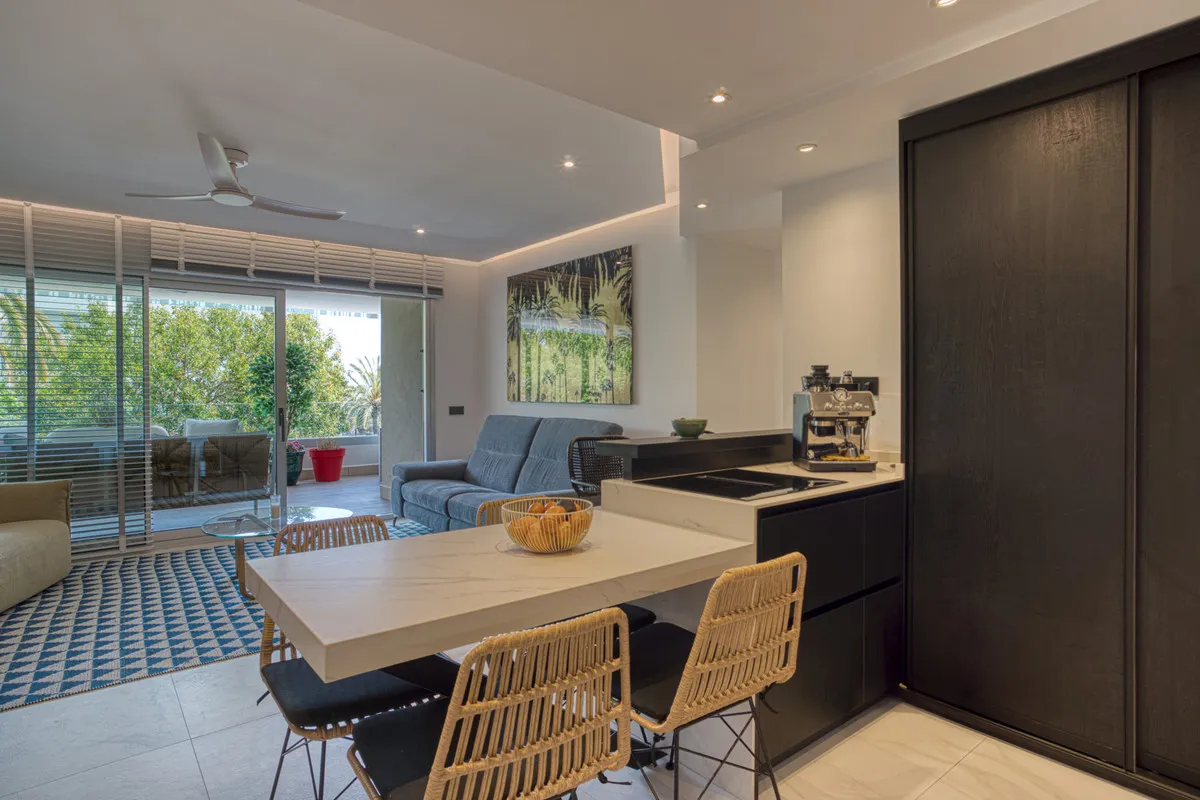 06f724b7-1212-4315-b42d-1f6c72e03603