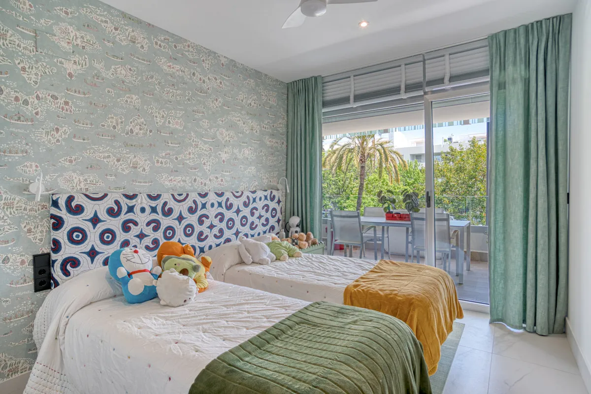 a35c0dd9-60f3-44be-83cb-837ee66b42f1