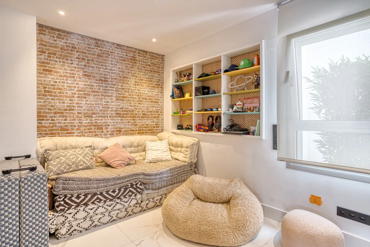 f7d58c8f-6ed1-4ec1-8db1-c9a9332346d3