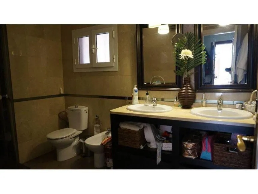 fd8d08e1-9af8-4bfe-ae95-a4b60e0b0b7f