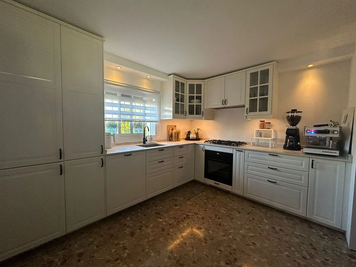 efdbc8b1-e1be-46fc-91a2-e7cb6e6af43b