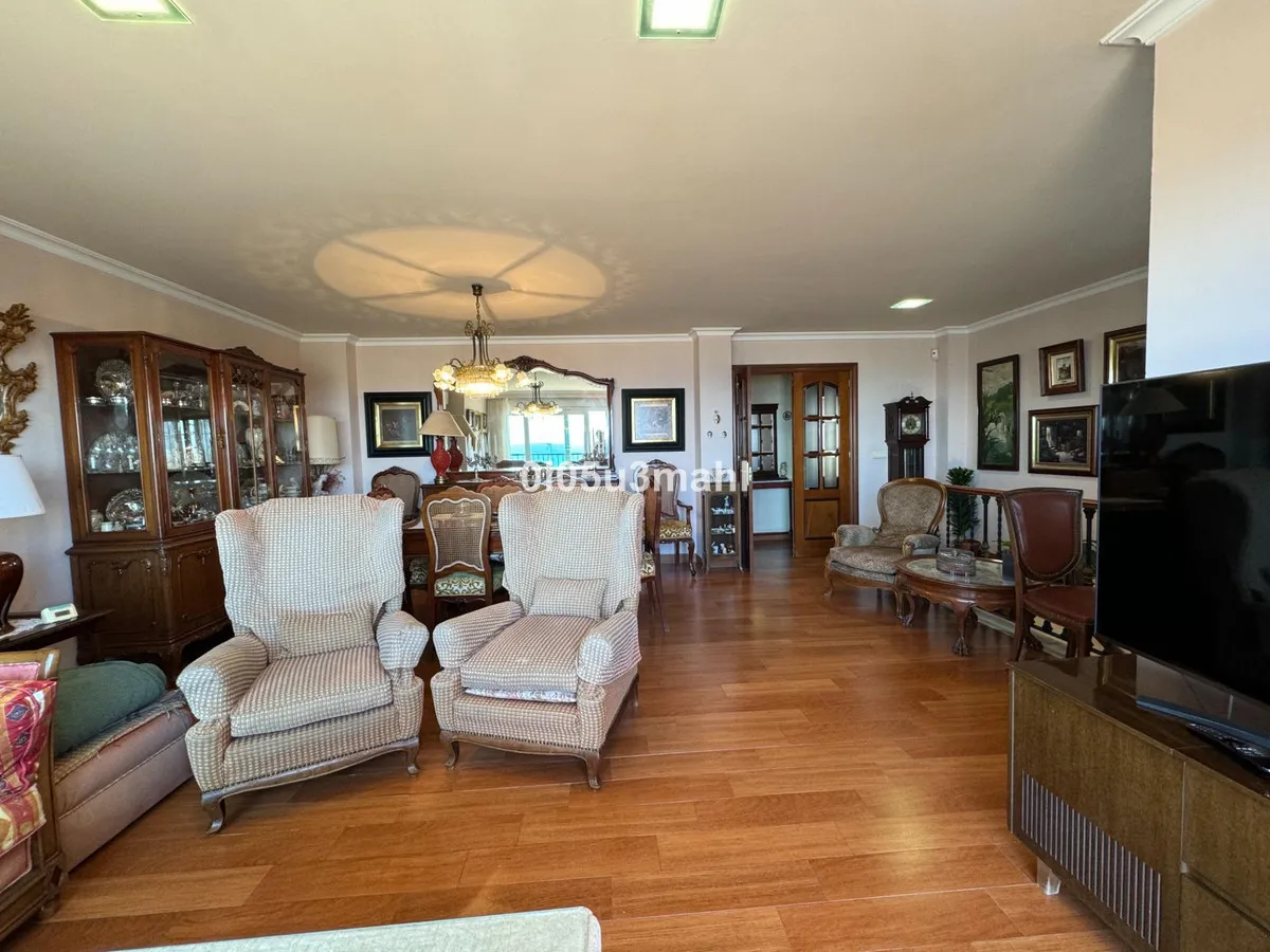 d1016e8f-f0f4-4e42-93e1-e382c2aafa5a